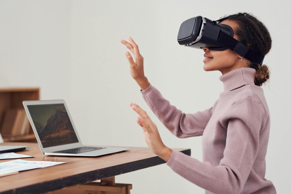 Virtual Reality: An Other Reality Right Before Your Eyes